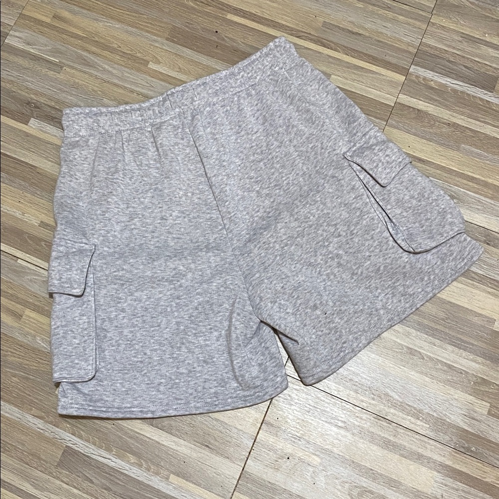 NWT REFUGE Cargo sweat shorts size women’s medium - Picture 6 of 7